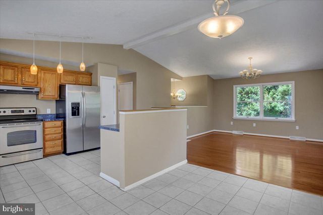 652 GREENFIELD DRIVE, Chambersburg, PA 17202