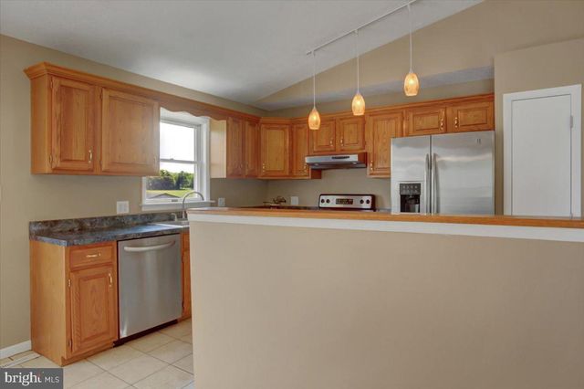 652 GREENFIELD DRIVE, Chambersburg, PA 17202