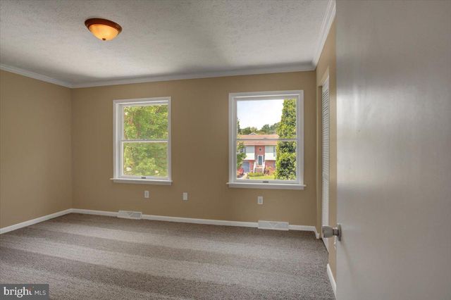 652 GREENFIELD DRIVE, Chambersburg, PA 17202