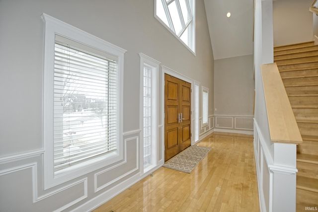 2433 Lakeridge Drive, Newburgh, IN 47630