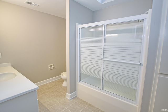 2433 Lakeridge Drive, Newburgh, IN 47630