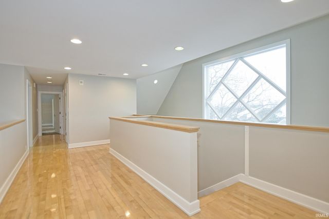 2433 Lakeridge Drive, Newburgh, IN 47630