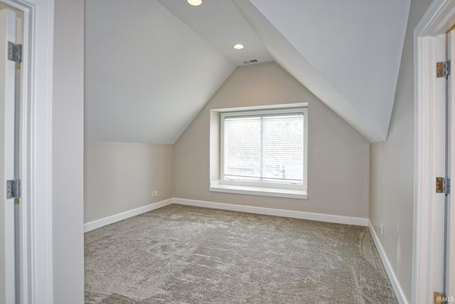 2433 Lakeridge Drive, Newburgh, IN 47630