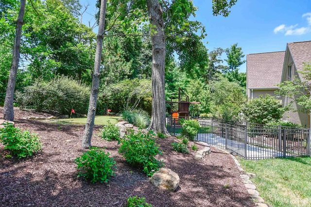 2433 Lakeridge Drive, Newburgh, IN 47630
