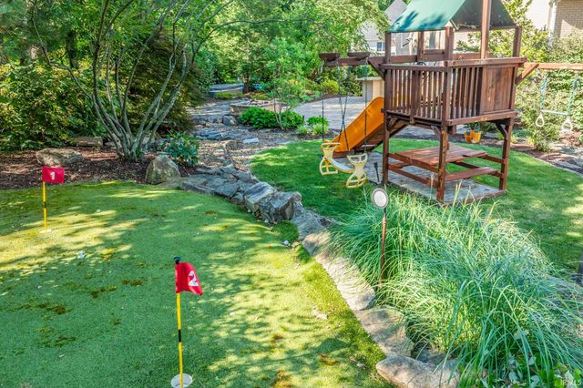 2433 Lakeridge Drive, Newburgh, IN 47630