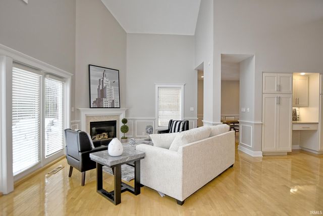 2433 Lakeridge Drive, Newburgh, IN 47630