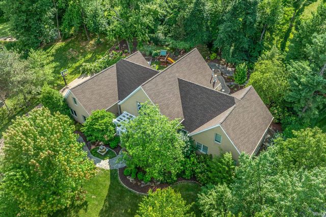 2433 Lakeridge Drive, Newburgh, IN 47630