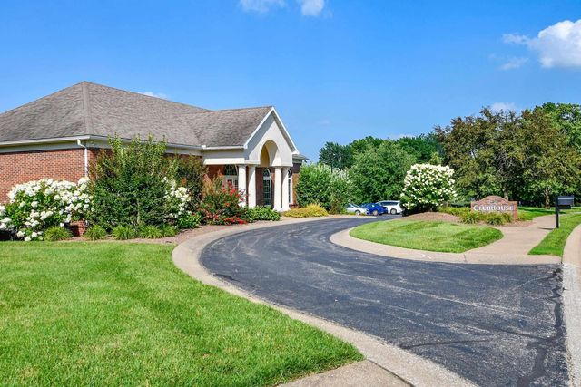2433 Lakeridge Drive, Newburgh, IN 47630