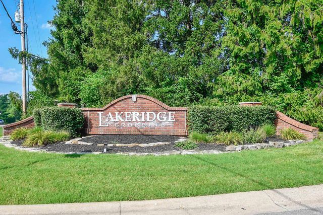 2433 Lakeridge Drive, Newburgh, IN 47630