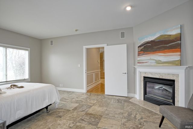 2433 Lakeridge Drive, Newburgh, IN 47630