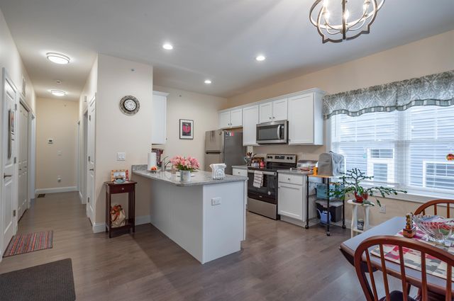 46 Scenic Drive, Nashua, NH 03062