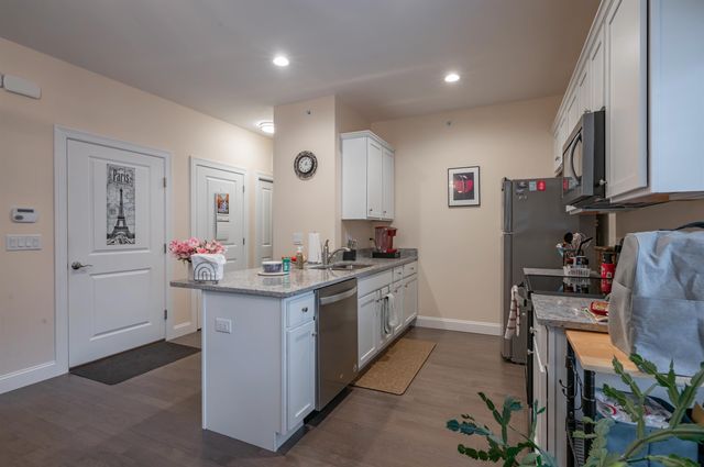 46 Scenic Drive, Nashua, NH 03062