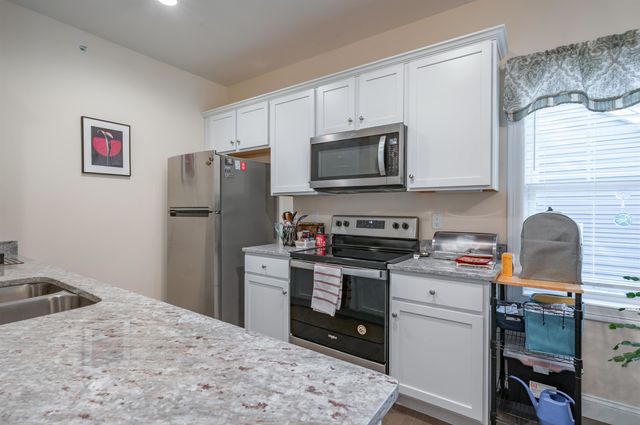 46 Scenic Drive, Nashua, NH 03062