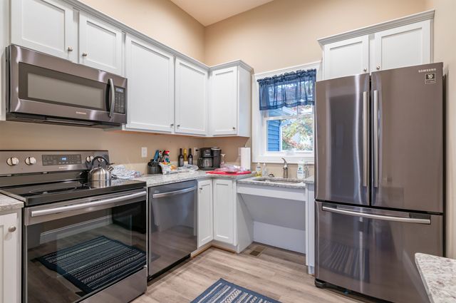 46 Scenic Drive, Nashua, NH 03062