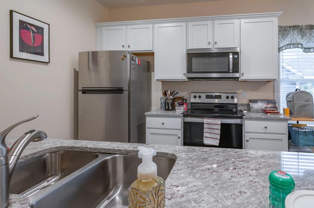 46 Scenic Drive, Nashua, NH 03062