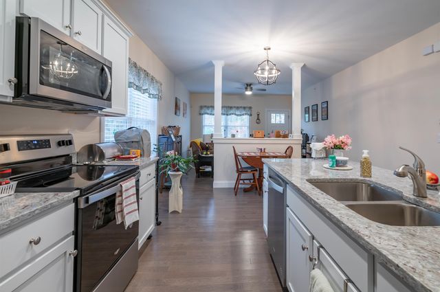 46 Scenic Drive, Nashua, NH 03062