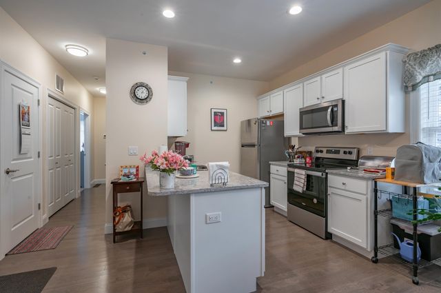 46 Scenic Drive, Nashua, NH 03062