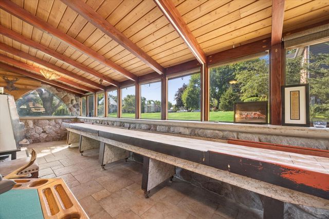 11330 Dineff Road, Lemont, IL 60439