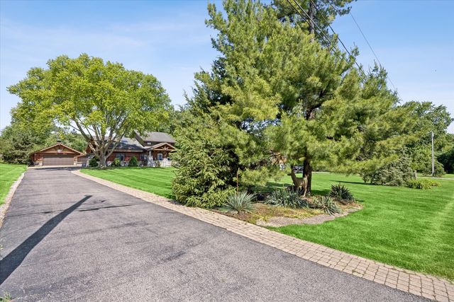 11330 Dineff Road, Lemont, IL 60439