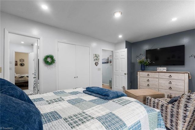 3745 Heathrow Drive, Winston-salem, NC 27127