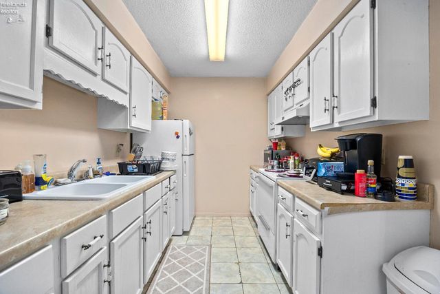 1315 S Lake Wilmer Dr Apt 109, Sandusky, OH 44870