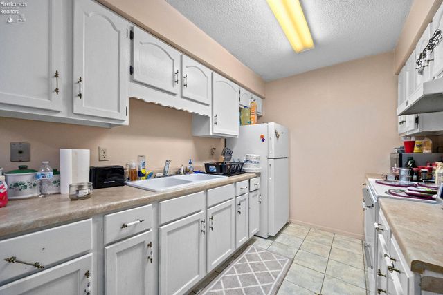 1315 S Lake Wilmer Dr Apt 109, Sandusky, OH 44870