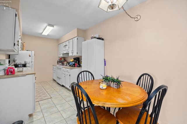 1315 S Lake Wilmer Dr Apt 109, Sandusky, OH 44870