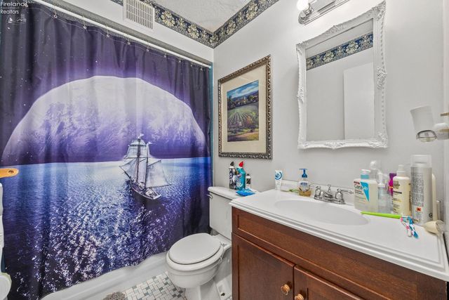 1315 S Lake Wilmer Dr Apt 109, Sandusky, OH 44870