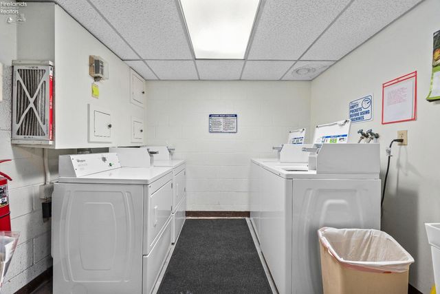 1315 S Lake Wilmer Dr Apt 109, Sandusky, OH 44870