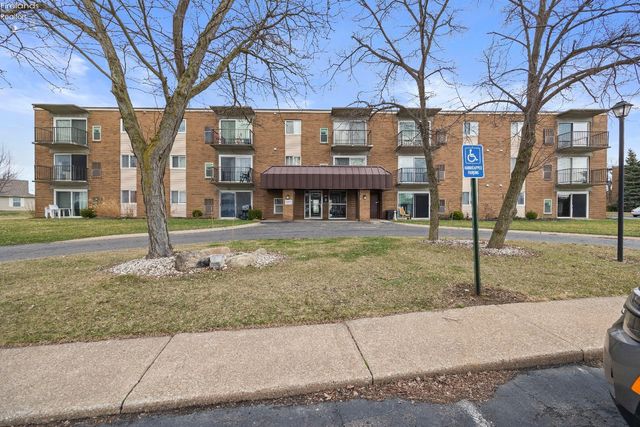 1315 S Lake Wilmer Dr Apt 109, Sandusky, OH 44870