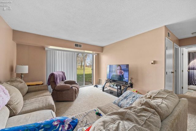 1315 S Lake Wilmer Dr Apt 109, Sandusky, OH 44870