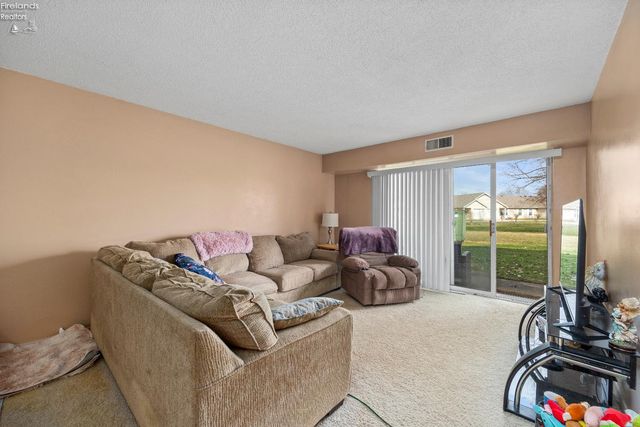 1315 S Lake Wilmer Dr Apt 109, Sandusky, OH 44870