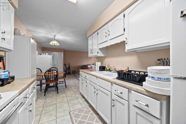 1315 S Lake Wilmer Dr Apt 109, Sandusky, OH 44870