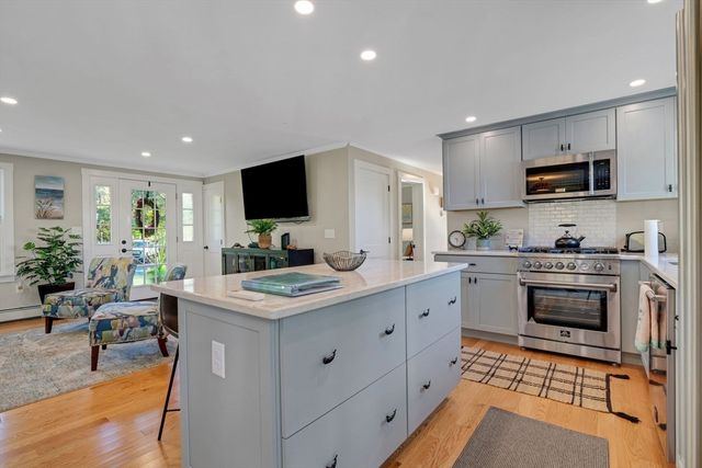 75 Meadowbrook Rd, Yarmouth, MA 02673
