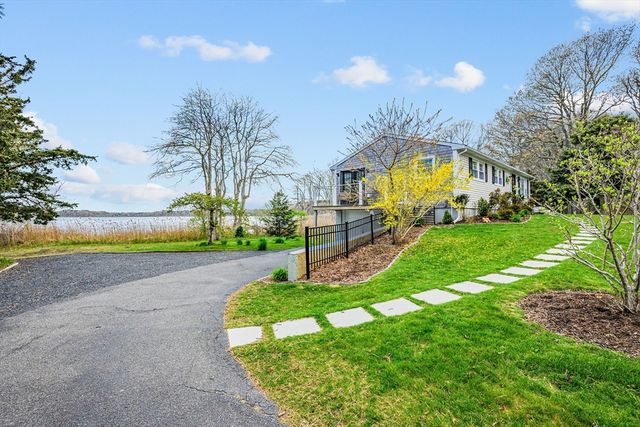 75 Meadowbrook Rd, Yarmouth, MA 02673