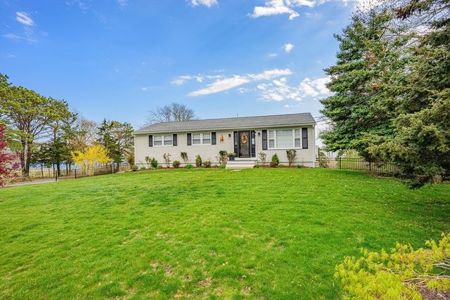 75 Meadowbrook Rd, Yarmouth, MA 02673