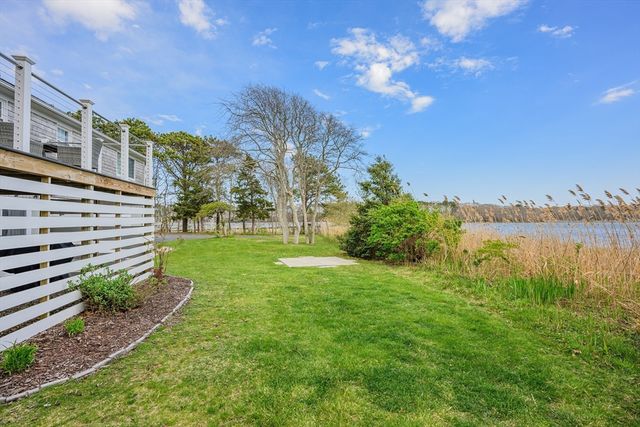 75 Meadowbrook Rd, Yarmouth, MA 02673