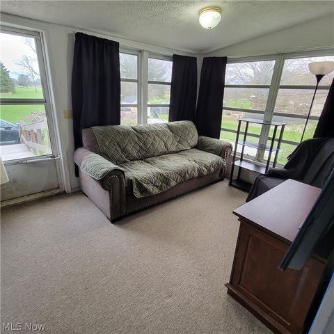 349 W Maple Street, Hartville, OH 44632