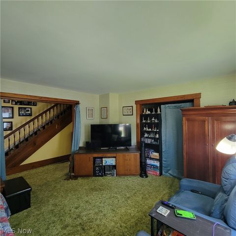349 W Maple Street, Hartville, OH 44632