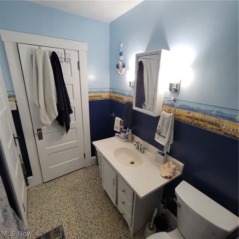 349 W Maple Street, Hartville, OH 44632