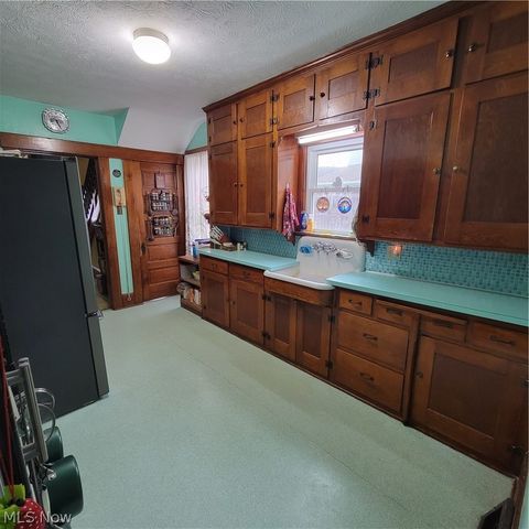349 W Maple Street, Hartville, OH 44632