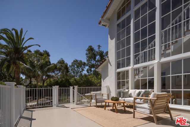 939 Arcady Road, Santa Barbara, CA 93108