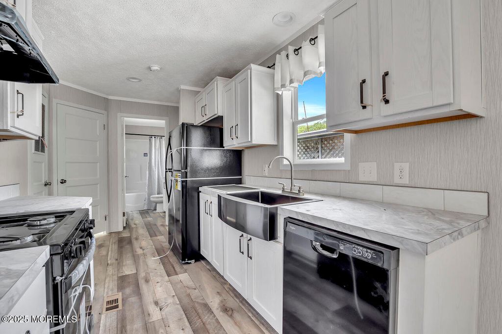 2505 Woodbridge Avenue, 9 L, Edison, NJ 08817