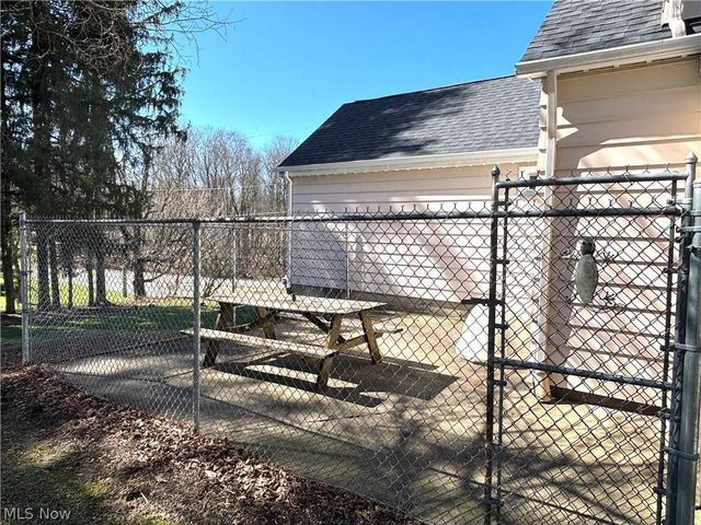 5288 Wheathill Road, East Palestine, OH 44413