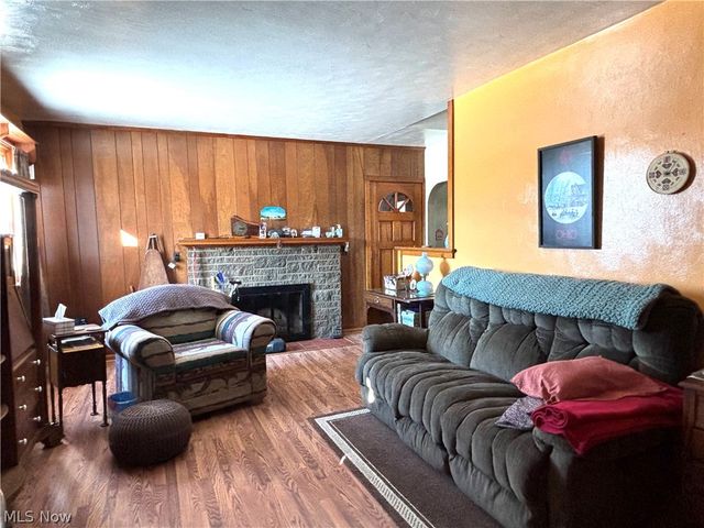 5288 Wheathill Road, East Palestine, OH 44413