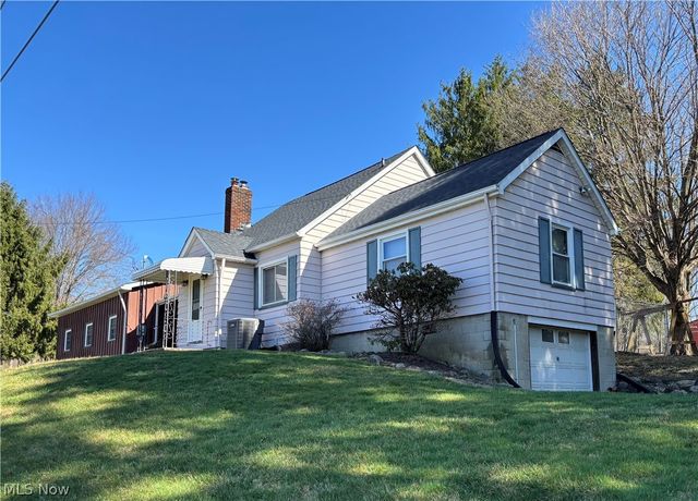 5288 Wheathill Road, East Palestine, OH 44413