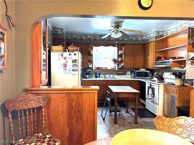 5288 Wheathill Road, East Palestine, OH 44413