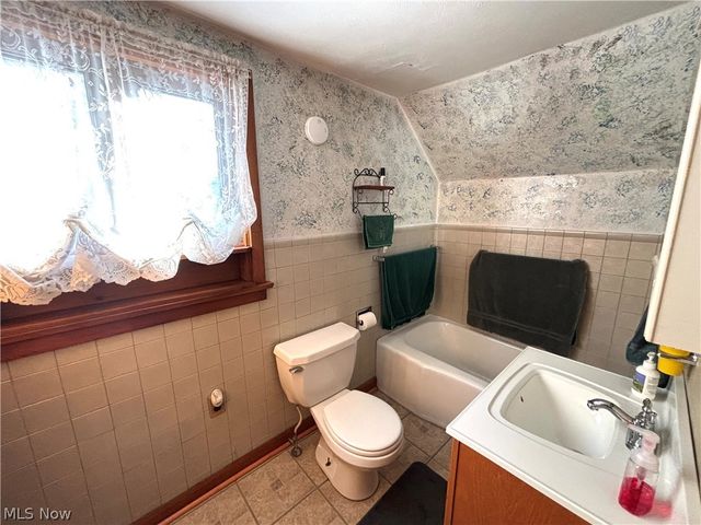 5288 Wheathill Road, East Palestine, OH 44413