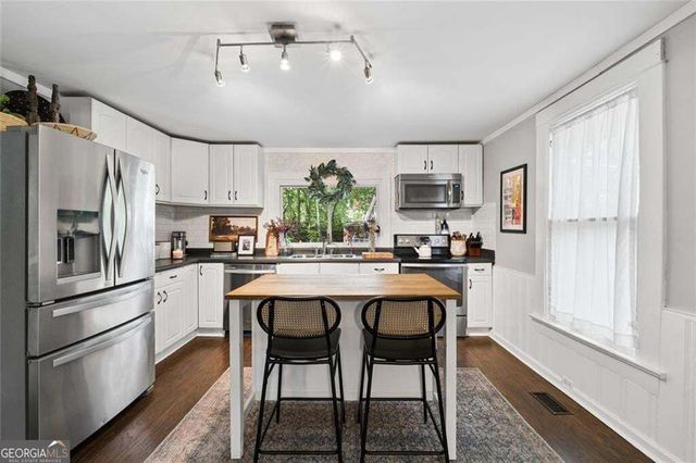 2152 Forrest Place NW, Atlanta, GA 30318