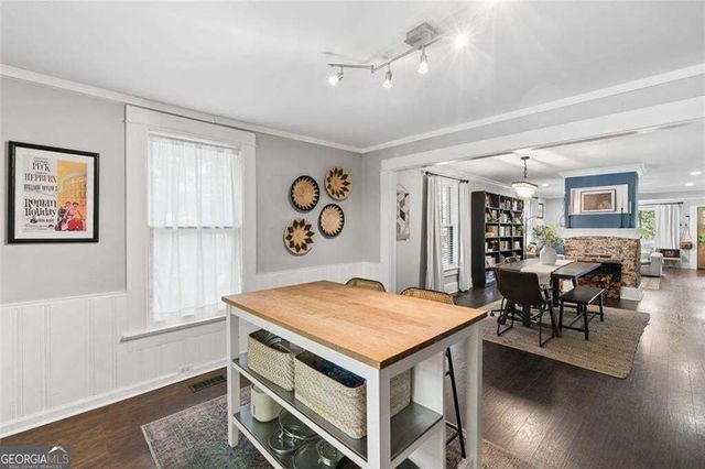2152 Forrest Place NW, Atlanta, GA 30318